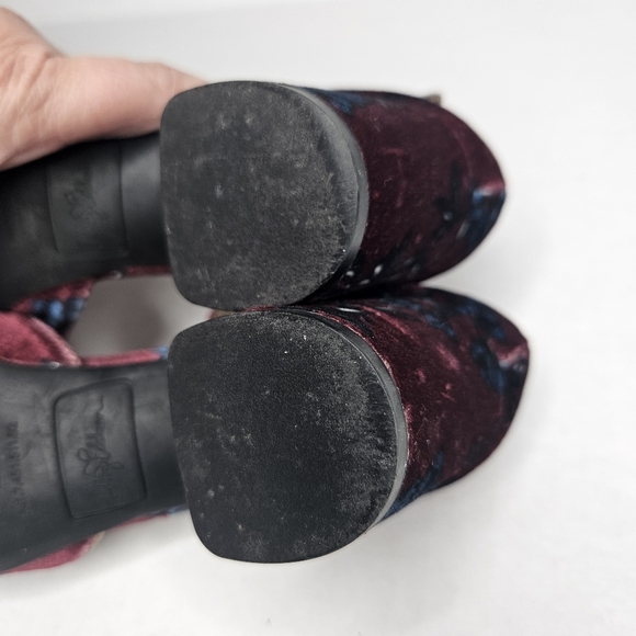 LIBBY EDELMAN floral print velour closed toe ankle strap pump womens shoes 6.5 - Picture 10 of 10